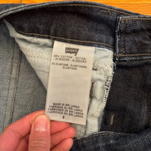 Levi’s Denim Dark Wash Skirt Women’s Size 4 - Picture 9 of 11